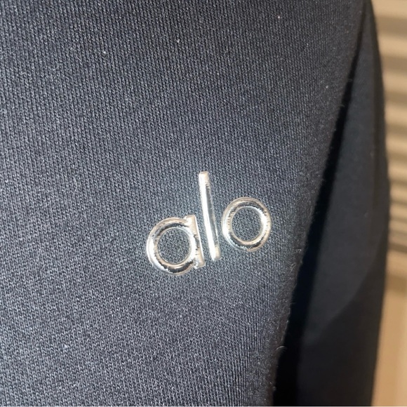 ALO Yoga Accolade Hoodie Sweat Matching Set in Black - Picture 12 of 15